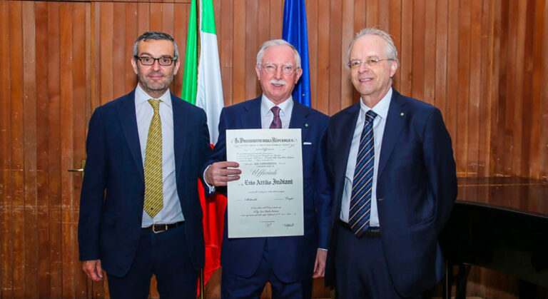 Ezio A. Indiani insignito dell’onorificenza di Ufficiale dell’Ordine “al Merito della Repubblica Italiana”